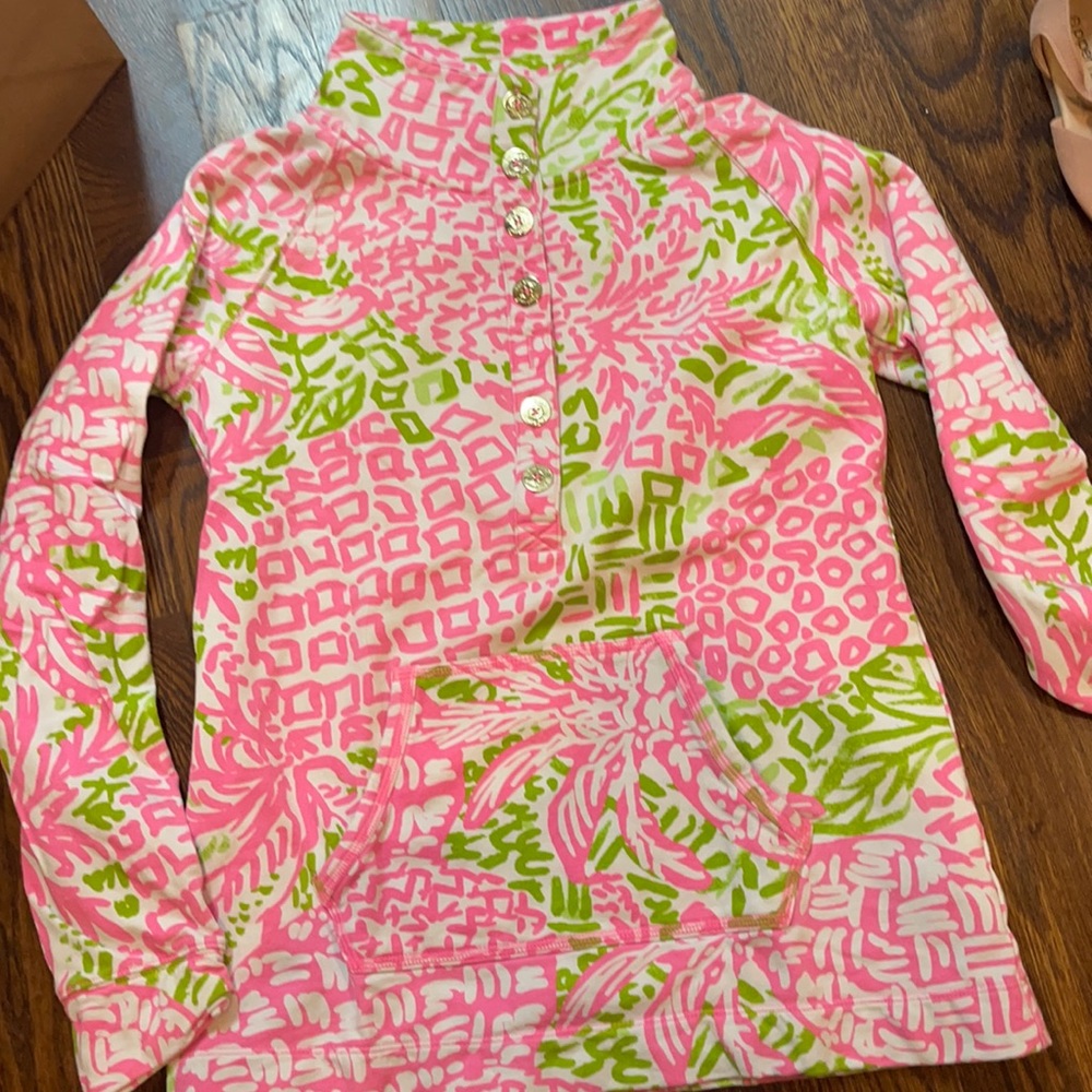 Iilly Pulitzer adorable pullover